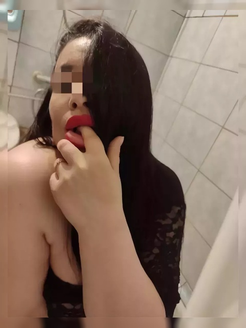 Приятная , общительная и весёлая брюнетка 💕

Моё бархатное и нежное тело, ждёт встречи с тобой
