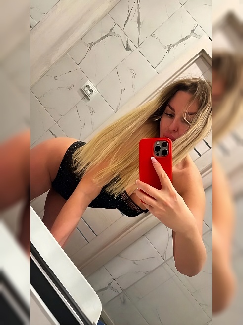 Просто посмотри на мои шикарные формы и моё красивое лицо🥰



На мои мягкие губки, а потом представь их на своём возбуждённом члене, кото...