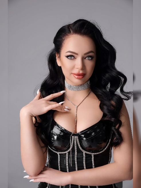 Инди? -да!✅ салон?-Нет!❌ Подружек-Нет!❌

💖Привет, дорогой мой мужчина, меня зовут Алина!💖

Я милая и нежная🥰🥰внутри скрывается страстная...