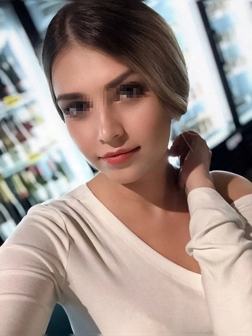 Только сегодня я здесь… и, кажется, именно для тебя 🌹

Маленькая блондиночка с огромными глазами и губами, которые уже шепчут твоё имя. Ф...