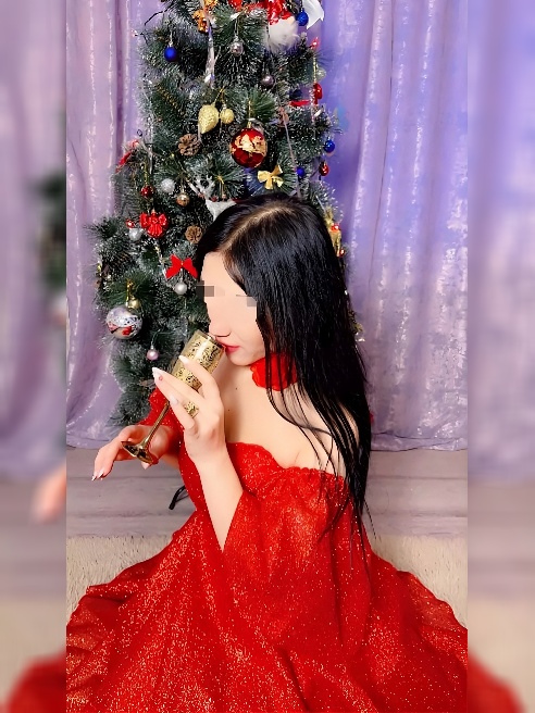 Сексуальная девчонка с красивой попкой приглашаю тебя к себе в гости
