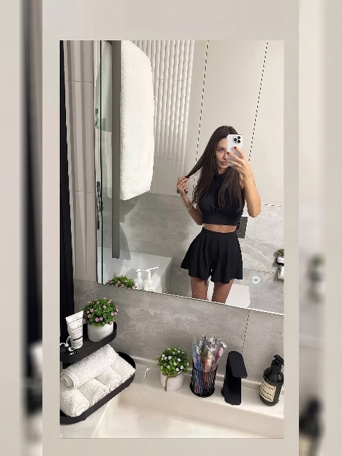 💋 Худенькая с тонкой талией, красивой грудью и длинными ножками 

💋 Бархатная кожа, всегда ухожена и вкусно пахну

💋 Профессиональная тан...