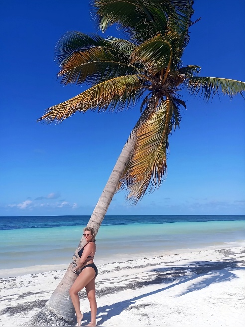 🌴🏖Голубоглазая длинноногая красавица  ждет вас в свои объятия!🩷🫦Встречаюсь в своё удовольствие! 😋😘🥰)))Уютная квартира, спокойная обстанов...