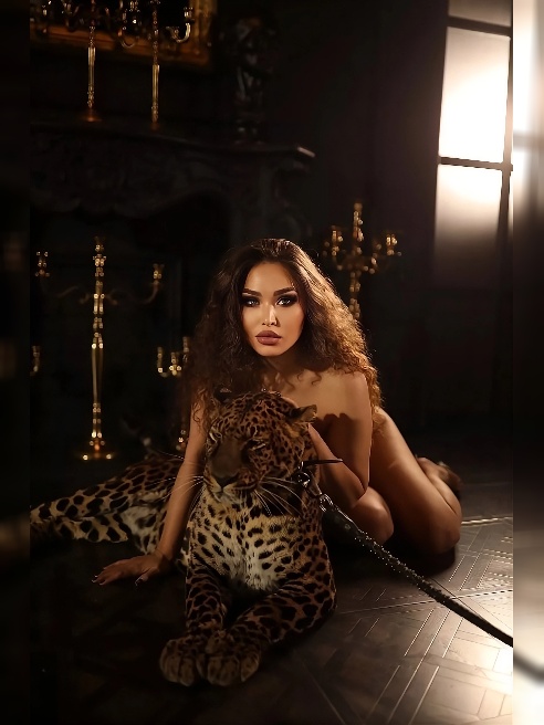 Я безумно скучаю без твоих горячих прикосновений 😻 Давай встретимся и сделаем этот вечер незабываемым. Мы можем начать с чего-то приятног...