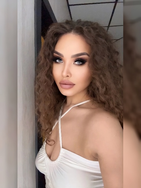 Я безумно скучаю без твоих горячих прикосновений 😻 Давай встретимся и сделаем этот вечер незабываемым. Мы можем начать с чего-то приятног...