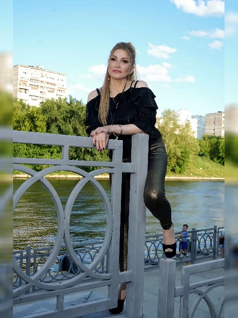Дорогие мужчины, я индивидуалка, живу в частном доме, в Подольском районе, встречаюсь с 10ч до 4 утра, также оказываю разнообразные вирт-...