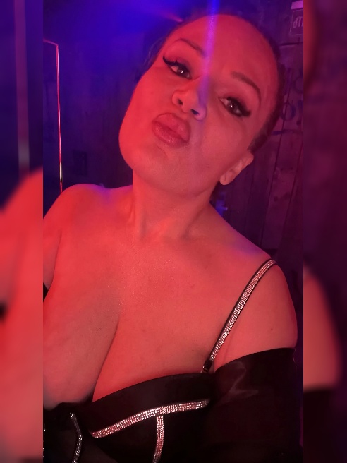 Здравствуй, дорогой 🥰





Рада приветствовать тебя на своей анкете 💋 мои фото и видео реальные(больше фото смотри в других анкетах, у ме...