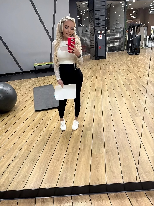 Меня очень возбуждает доставлять мужчине наслаждение😈 это то, что дает мне самой ощущение кайфа и зажигает огонек в глазах❤🔥🤤😘
va... Меня очень возбуждает доставлять мужчине наслаждение😈 это то, что дает мне самой ощущение кайфа и зажигает огонек в глазах❤🔥🤤😘
va...