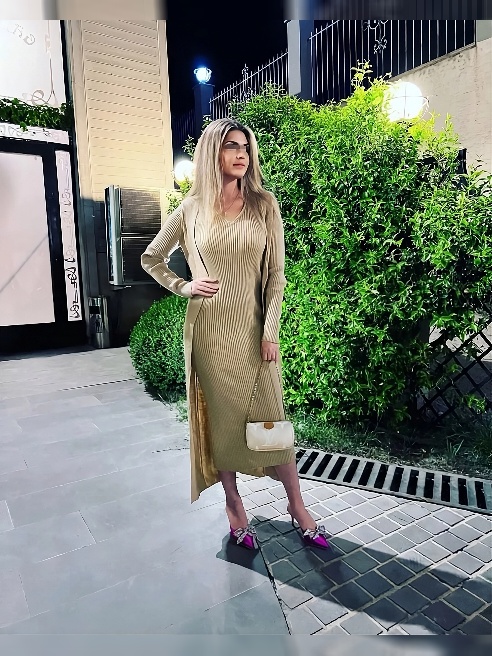 Ария, 27 — твоя живая SEXY блонда, где каждое фото — зеркало реальности, без фильтров и лжи! 📸🔥Я — твой онлайн-мираж, который материализу... Ария, 27 — твоя живая SEXY блонда, где каждое фото — зеркало реальности, без фильтров и лжи! 📸🔥Я — твой онлайн-мираж, который материализу...