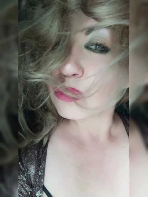 Хочешь приехать ко мне? И войти в меня.. Ощутить мою сексуальность во всём,я потеряла бюстгальтер, ты приедишь поддержать мои аппетитные...