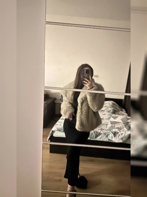 Я утончённая и страстная девушка 💋 Каждая встреча со мной превращается в особенный момент, наполненный нежностью и искренностью. Я люблю,... Я утончённая и страстная девушка 💋 Каждая встреча со мной превращается в особенный момент, наполненный нежностью и искренностью. Я люблю,...