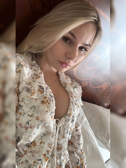 Во мне спокойствие и страсть, нежность и вызов. Я не стараюсь быть идеальной — я просто настоящая. Люблю, когда мужчина уверенно берёт ин...