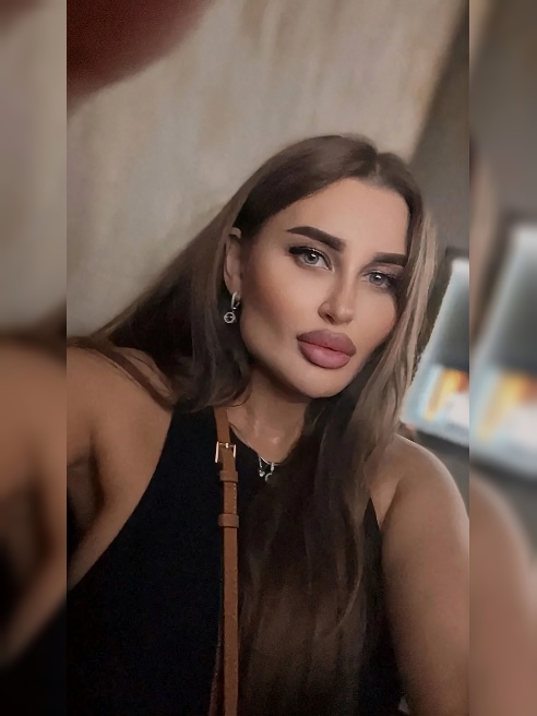 Что вы почувствуете:



• Сильное телесное возбуждение и плотный контакт с первых минут.

• Женщину, которая ведёт и усиливает ваши желан...