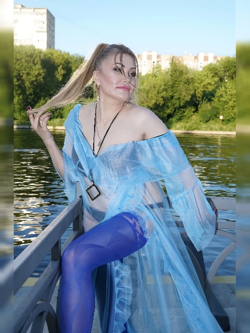 Инди ,встречусь у вас,(в отеле) в разное время, но с трех до девяти утра обычно сплю-лучше договариваться заранее.

Я веселая ,интересная...