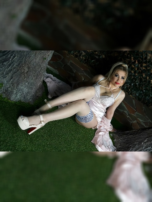 Инди ,встречусь у вас,(в отеле) в разное время, но с трех до девяти утра обычно сплю-лучше договариваться заранее.

Я веселая ,интересная...