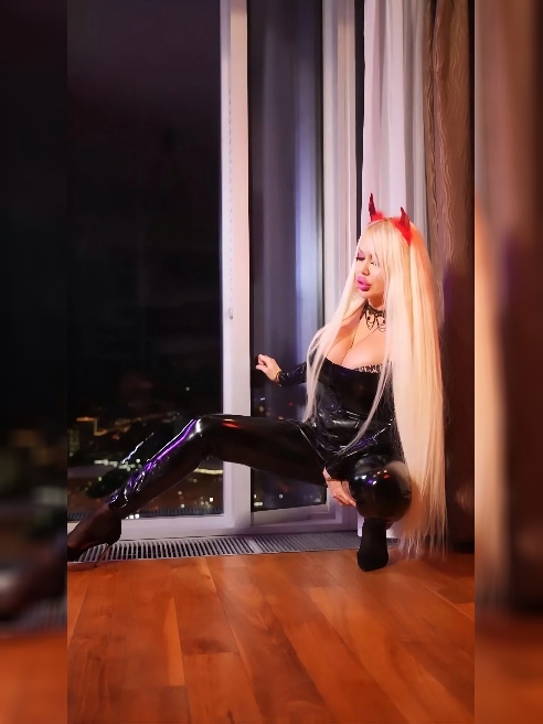 🥹НОВАЯ ASS🍑🍑🍑ДА,ОНА ТЕПЕРЬ ЕЩЕ БООООЛЬШЕ,МОИ БЕДРА 130 СМ🤭🤭 😉ВСЕ НЕРАВНОДУШНЫЕ МАЛЬЧИКИ И ДЕВОЧКИ можете наблюдать за Моими событиями в и...