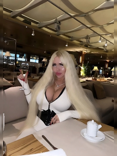 🥹НОВАЯ ASS🍑🍑🍑ДА,ОНА ТЕПЕРЬ ЕЩЕ БООООЛЬШЕ,МОИ БЕДРА 130 СМ🤭🤭 😉ВСЕ НЕРАВНОДУШНЫЕ МАЛЬЧИКИ И ДЕВОЧКИ можете наблюдать за Моими событиями в и...