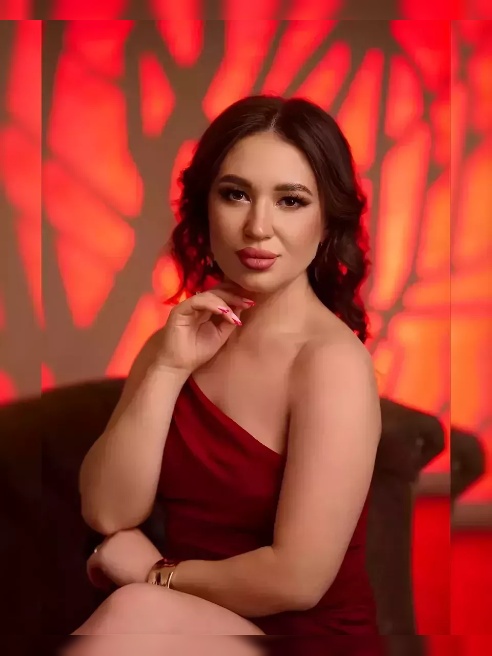 Я хочу, чтобы ты целовал меня так, чтобы я забывала обо всём. 💋

Твои губы на моём шее, твои руки скользят вниз, и я уже вся горю.

Мне н...