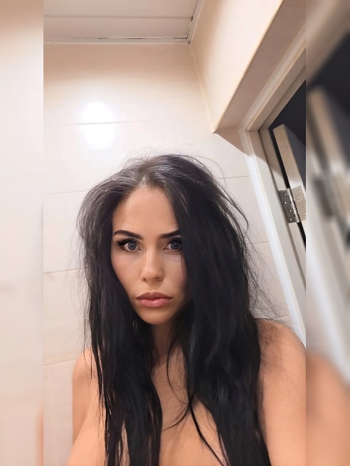 В моих руках каждое твое действие будет иметь значение, ты будешь моим инструментом для достижения совершенства.

 Моя жажда контроля и т...