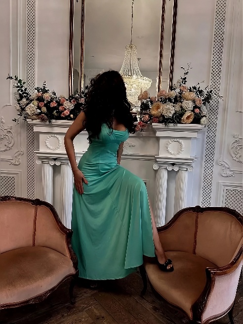 Красивая,загорелая,общительная,милая ,весёлая)💃😘 Фото мои)Сама отвечаю на звонки и сообщения.Уютная,чистая квартира без запаха еды и дома...