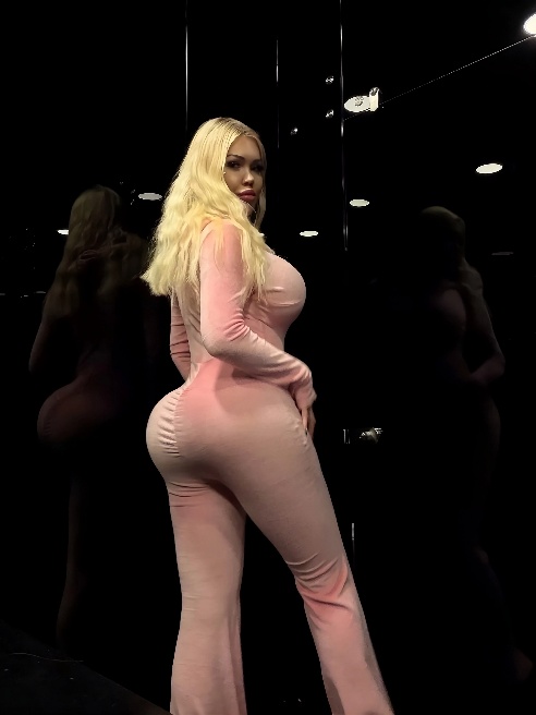 НОВАЯ ASS🍑🍑🍑ДА,ОНА ТЕПЕРЬ ЕЩЕ БООООЛЬШЕ МОИ БЕДРА 130 см😱ВСЕ НЕРАВНОДУШНЫЕ МАЛЬЧИКИ И ДЕВОЧКИ можете наблюдать за Моими событиями в инсте...