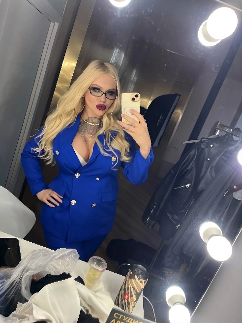НОВАЯ ASS🍑🍑🍑ДА,ОНА ТЕПЕРЬ ЕЩЕ БООООЛЬШЕ МОИ БЕДРА 130 см😱ВСЕ НЕРАВНОДУШНЫЕ МАЛЬЧИКИ И ДЕВОЧКИ можете наблюдать за Моими событиями в инсте...