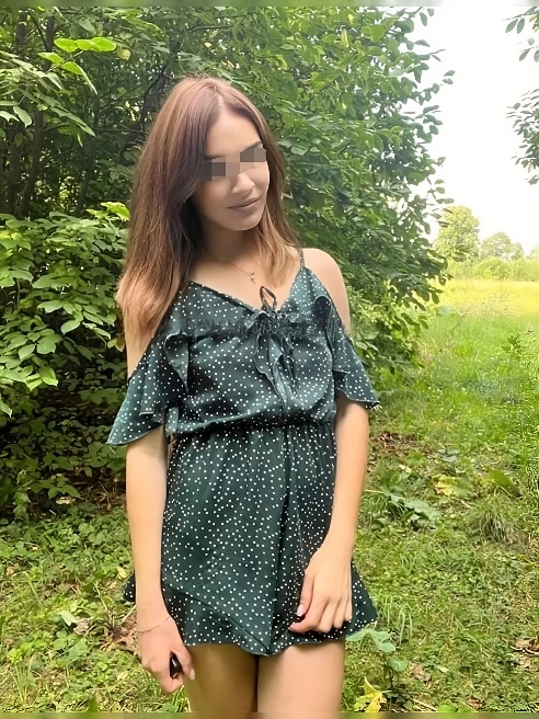 Меня зовут Аня… и я только начала играть в этот сладкий мир удовольствий. Всё для меня — впервые. Первый влажный минет, первый страстный...