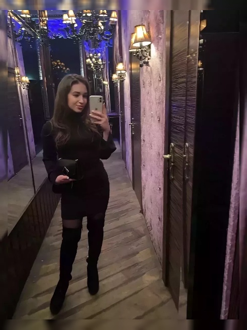 Я хочу, чтобы ты не давал мне ни одного шанса на остановку.
Я буду твоей, до последней капли. Твои руки будут держать меня так крепко, ч... Я хочу, чтобы ты не давал мне ни одного шанса на остановку.
Я буду твоей, до последней капли. Твои руки будут держать меня так крепко, ч...