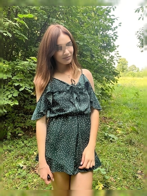 Я — Аня, мне всего 21, и я только ступила в этот мир запретных удовольствий... Но уже жажду попробовать всё! Я трепетная и нежная на перв...