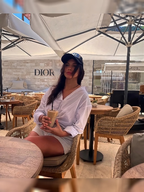 Я яркая, сексуальная, гибкая и абсолютно свободная от комплексов 💋

Люблю наслаждаться собой, флиртовать, сводить с ума каждым взглядом и...