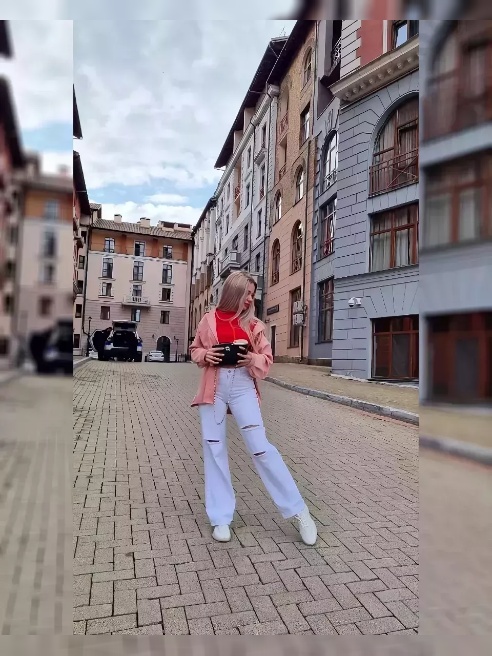 Испытай настоящий экстаз с нежной и развратной девочкой😉❤

В общении я открыта, веселая и немного кокетливая — всегда готова поделиться у...