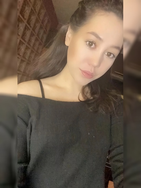 горячая и дерзкая девочка 😘 Я всегда настоящая и не играю роли. Со мной всё индивидуально — ярко, чувственно и по-разному. Хочешь нежност...