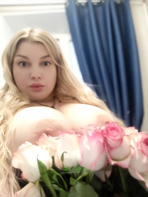 Милашка💗 с большими сиськами и большим талантом творить чудеса.✨Сочная попка,большие упругие сиси. Поцелуи МБР,ОВР включены 💕





Люблю...