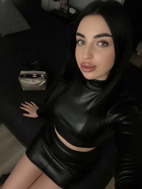 ВСЕ НОЧНЫЕ ВСТРЕЧИ С ПРИЯТНОЙ СКИДКОЙ 🎁



Я с зелеными глазами, полными дерзости, и телом, которое будит в тебе желания 😈. Мои изгибы не...