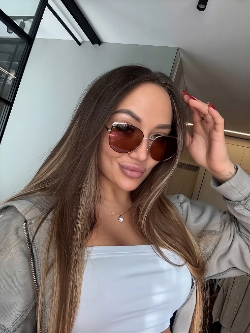 💖 Привет, я Lera Murr — модель Pornhub, и я здесь, чтобы подарить тебе настоящее наслаждение.

Ты когда-нибудь мечтал о том, чтобы всё бы...
