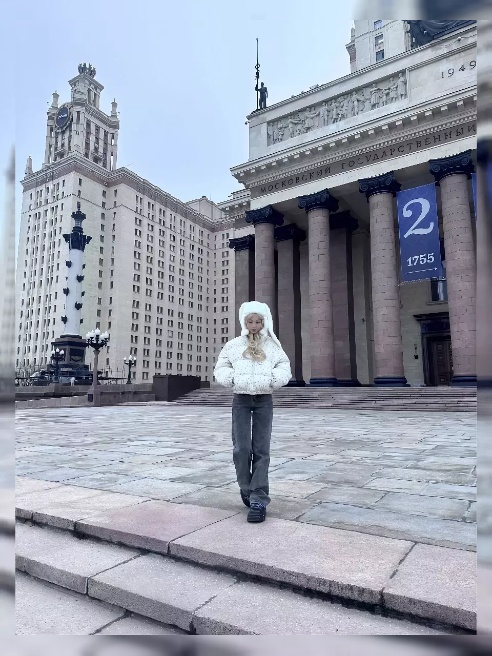 Хотелось бы найти постоянных клиентов:) Свободного времени мало из-за учебы, поэтому надо заранее договариваться. Учусь в самом топовом В...
