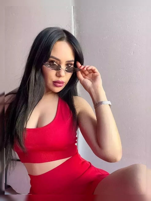 Я так сильно хочу тебя, что это сводит меня с ума. 🔥👅 Мои горячие поцелуи и смелые прикосновения будут доводить тебя до предела. Я буду д...