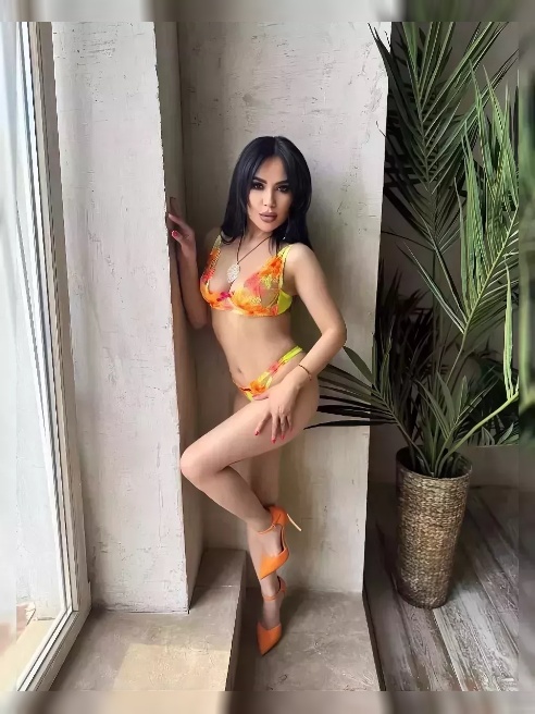 Я так сильно хочу тебя, что это сводит меня с ума. 🔥👅 Мои горячие поцелуи и смелые прикосновения будут доводить тебя до предела. Я буду д...