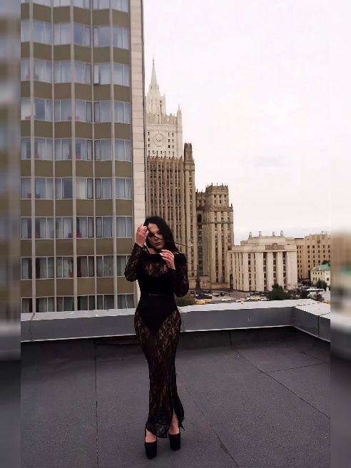Меня зовут Ирина,встречаюсь индивидуально,живу рядом с метро, буду рада новым знакомствам.Пиши на WhatsApp или обычные смс. 