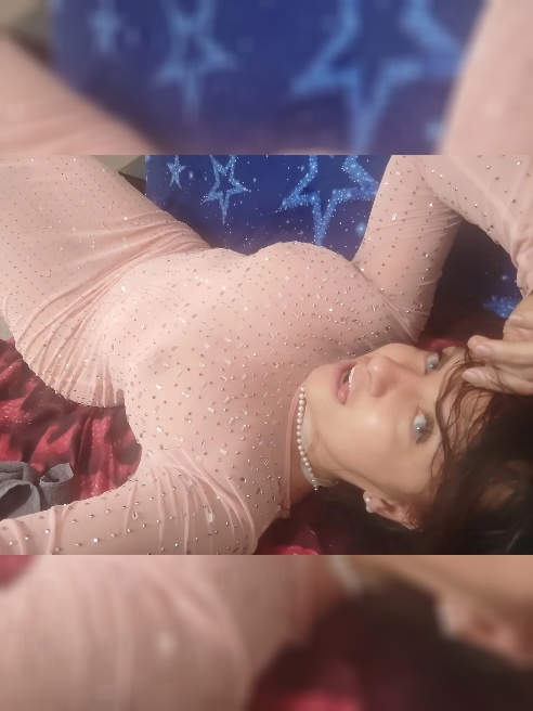 Сегодня встречу в чулочках 🍓🫦



Приглашаю отдохнуть в квартире с настоящей финской САУНОЙ..будет жарко ♨️💃



Тебя ждёт 🫦со льдом 🧊 в жа...
