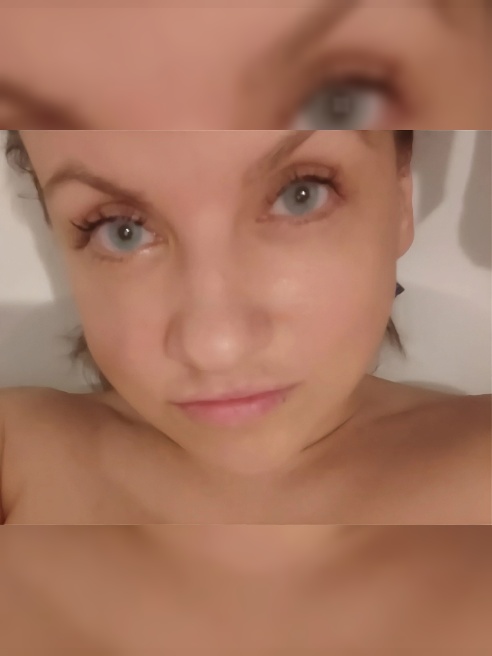 Сегодня встречу в чулочках 🍓🫦



Приглашаю отдохнуть в квартире с настоящей финской САУНОЙ..будет жарко ♨️💃



Тебя ждёт 🫦со льдом 🧊 в жа...