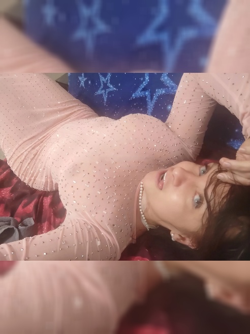 Сегодня встречу в чулочках 🍓🫦



Приглашаю отдохнуть в квартире с настоящей финской САУНОЙ..будет жарко ♨️💃



Тебя ждёт 🫦со льдом 🧊 в жа...