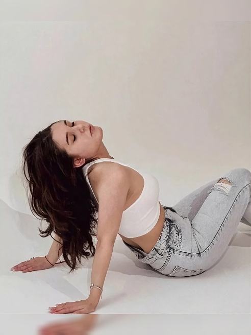 💋 Моя цель — сделать каждый момент, проведенный вместе, незабываемым.







🔥 Обо мне:



С моим обаянием и чувством стиля я готова созд...