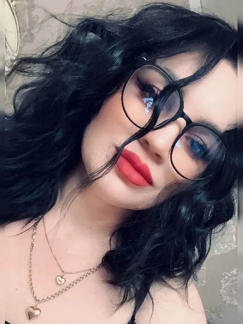 Желание переполняет меня 🔥, стоны становятся всё громче.

Я сама тянусь к тебе 💦, прошу жёстче, быстрее.

В этот миг я твоя полностью 💋.