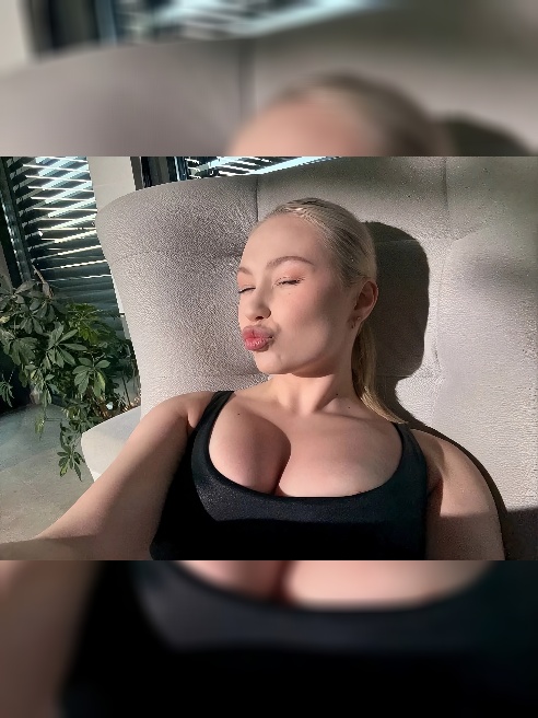 Привет меня зовут Юленька и я впервые тут разместилась 😛

У меня натуральная красота( не силикона , геля в губах и другого тюнинга) , люб...
