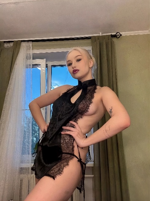 Привет меня зовут Юленька и я впервые тут разместилась 😛

У меня натуральная красота( не силикона , геля в губах и другого тюнинга) , люб...