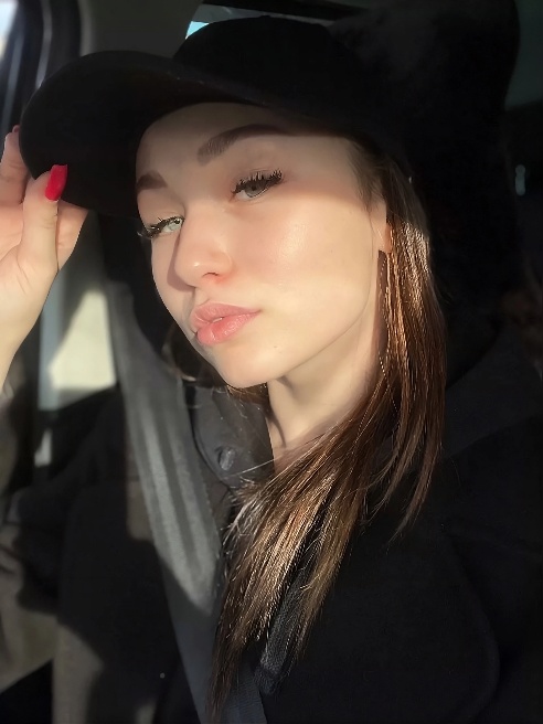 Привет меня зовут Юленька и я впервые тут разместилась 😛

У меня натуральная красота( не силикона , геля в губах и другого тюнинга) , люб...