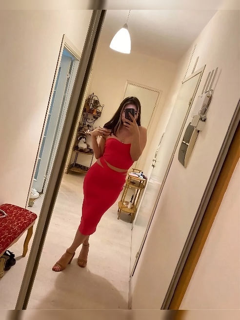 Горячая и дерзкая девочка 😘 Я всегда настоящая и не играю роли. Со мной всё индивидуально — ярко, чувственно и по-разному. Хочешь нежност...