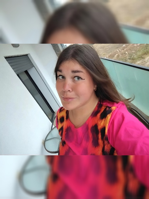 Сладкая девочка)🌺Шатенка с карими глазами)Окончила университет по специальности тренер по лыжному спорту.Люблю путешествовать и веду акти...