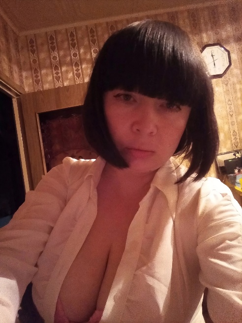 симпатичная брюнетка пригласит             

к себе в гости порядочного мужчину славянской внешности звонить за час до приезда обязательн...